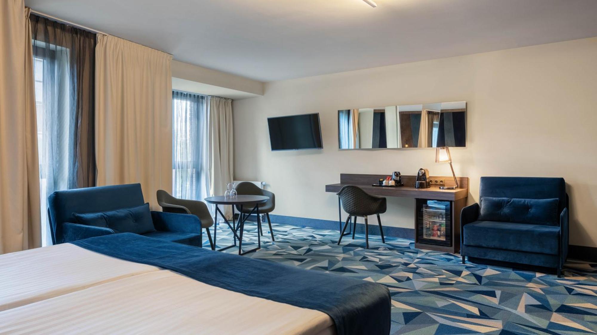 เวลล์ตัน ริเวอร์ไซด์ สปา โฮเทล Hotel รีกา ภายนอก รูปภาพ