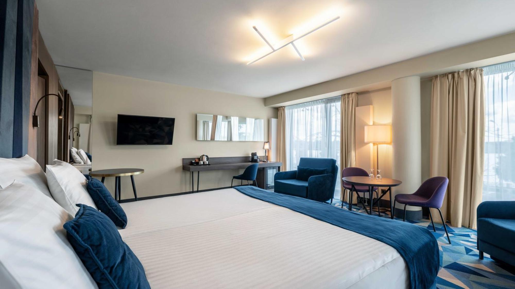 เวลล์ตัน ริเวอร์ไซด์ สปา โฮเทล Hotel รีกา ภายนอก รูปภาพ