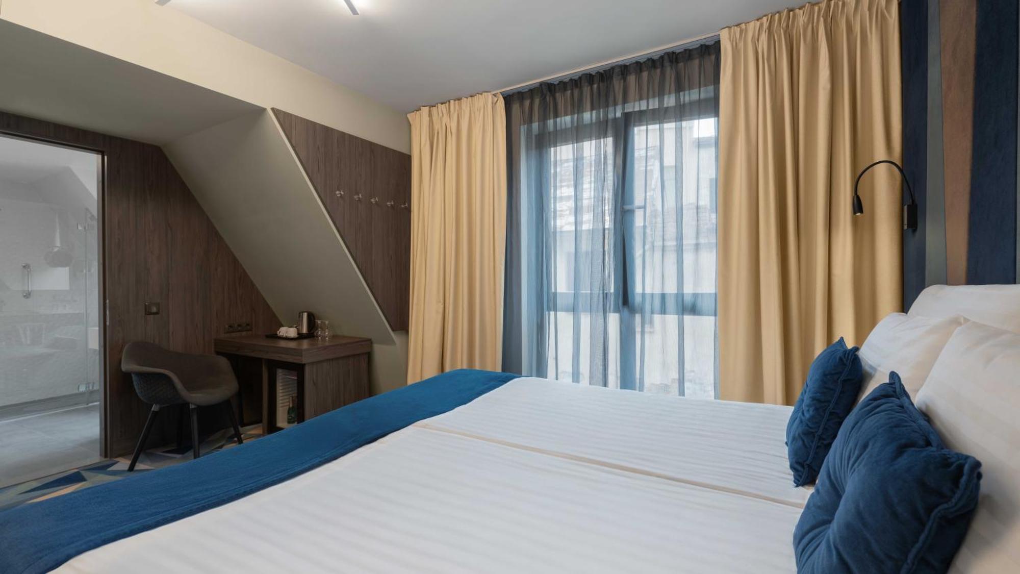 เวลล์ตัน ริเวอร์ไซด์ สปา โฮเทล Hotel รีกา ภายนอก รูปภาพ